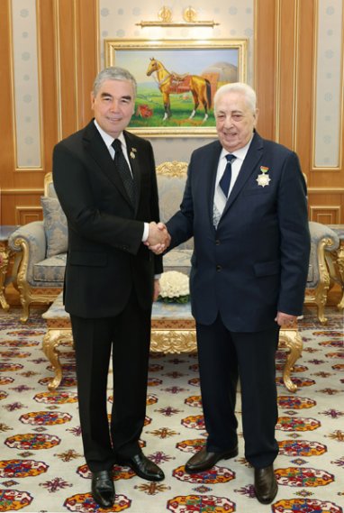 Türkmen halkynyň Milli Lideri Türkmenistanyň Gahrymany I.Kuzmin bilen duşuşdy